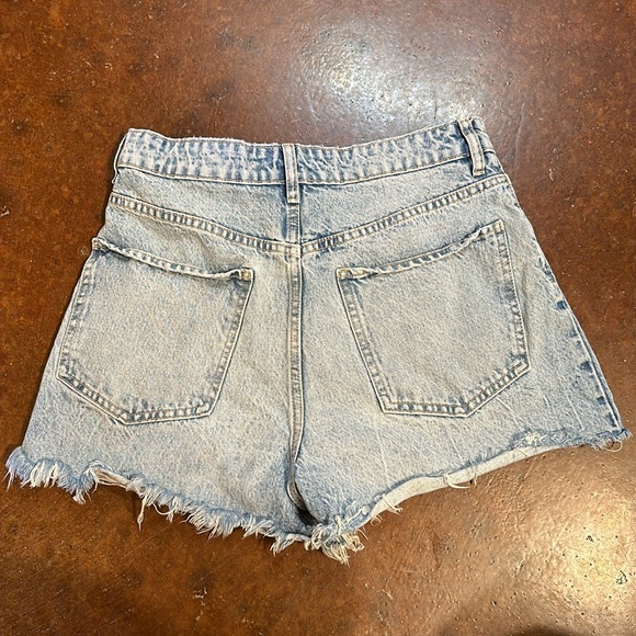Zara Shorts - Picture 2 of 4